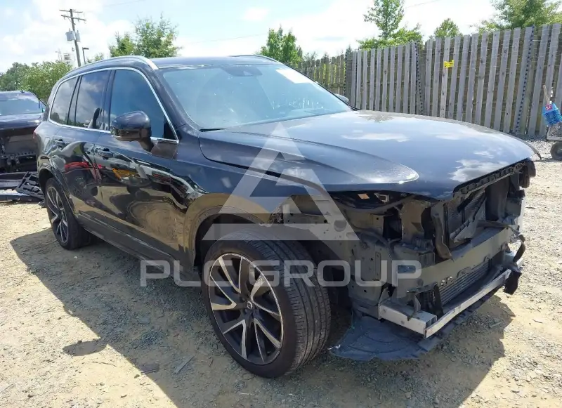 2022 Volvo XC90 фото