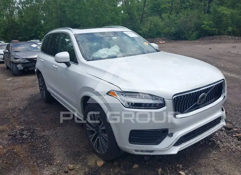 2022 Volvo XC90 photo