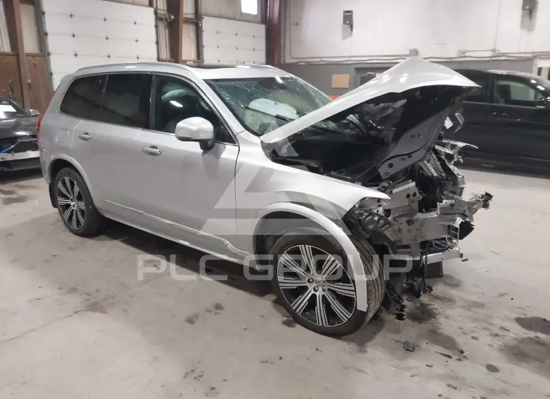 2022 Volvo XC90 photo