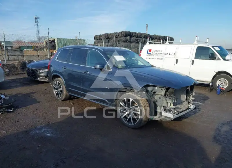 2022 Volvo XC90 фото
