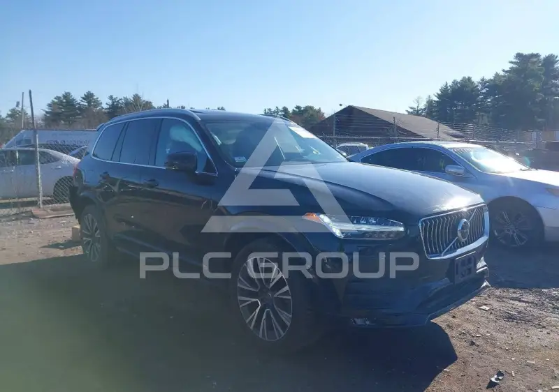2022 Volvo XC90 фото