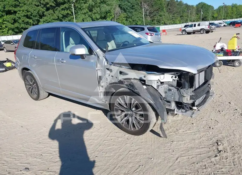 2022 Volvo XC90 фото