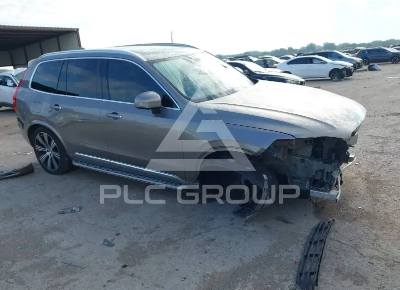 2022 Volvo XC90 photo