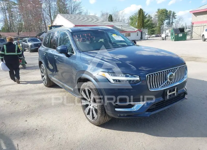 2022 Volvo XC90 photo