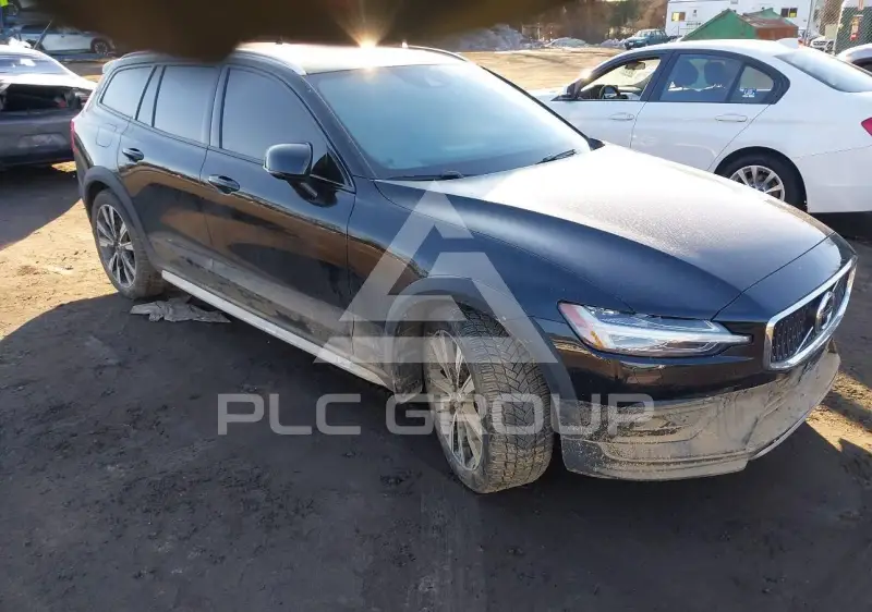 2022 Volvo V60 фото