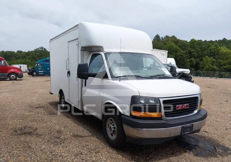 2022 GMC Savana фото