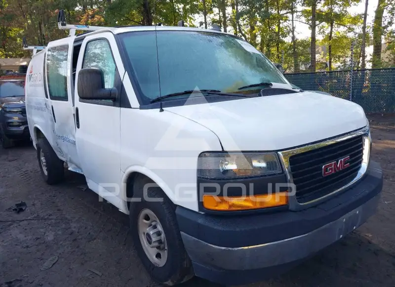 2022 GMC Savana photo