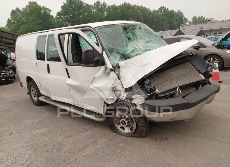 2022 GMC Savana фото