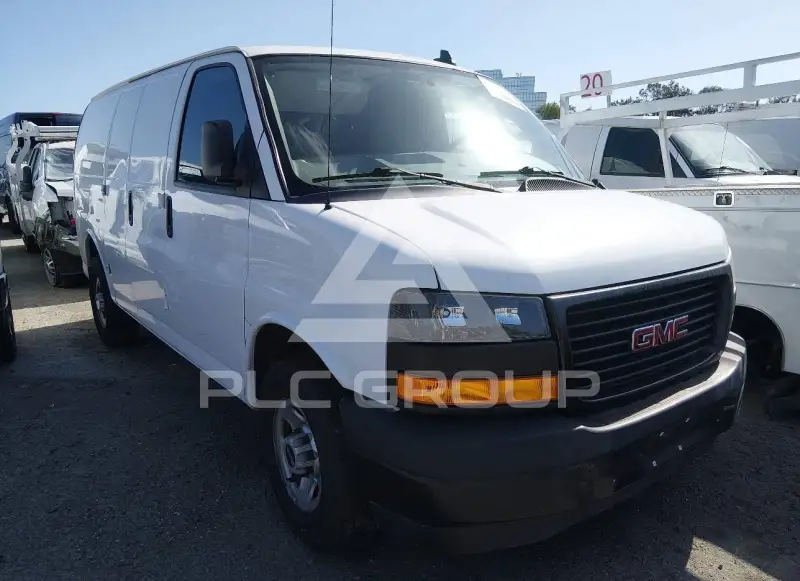 2022 GMC Savana фото