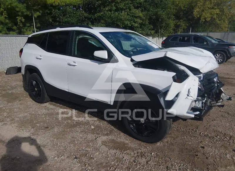 2022 GMC TERRAIN photo