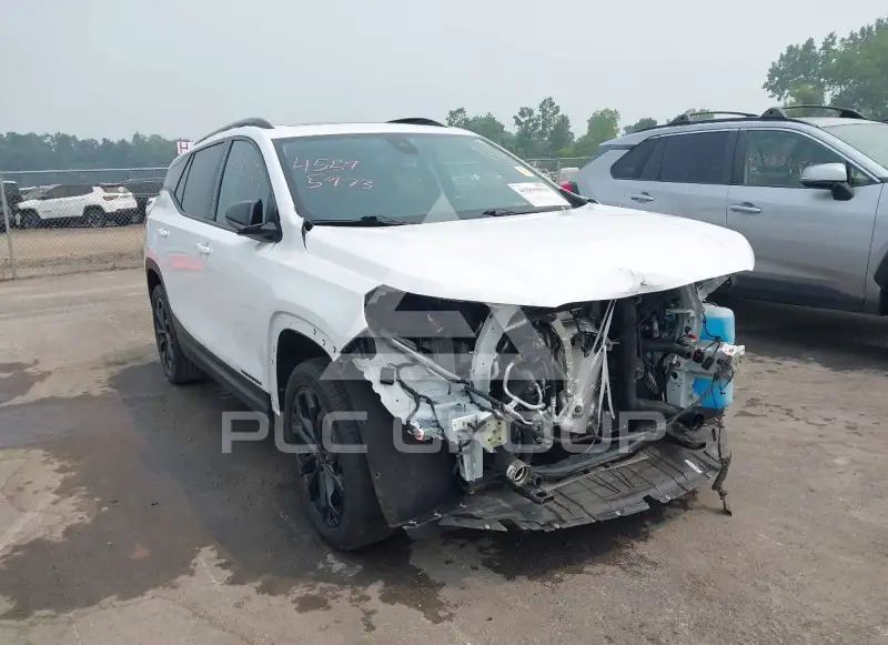 2022 GMC TERRAIN photo
