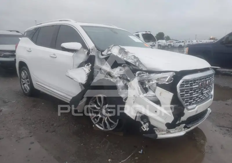 2022 GMC TERRAIN photo