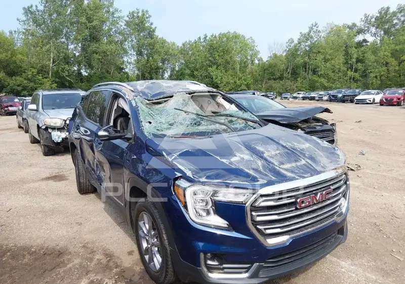 2022 GMC TERRAIN photo