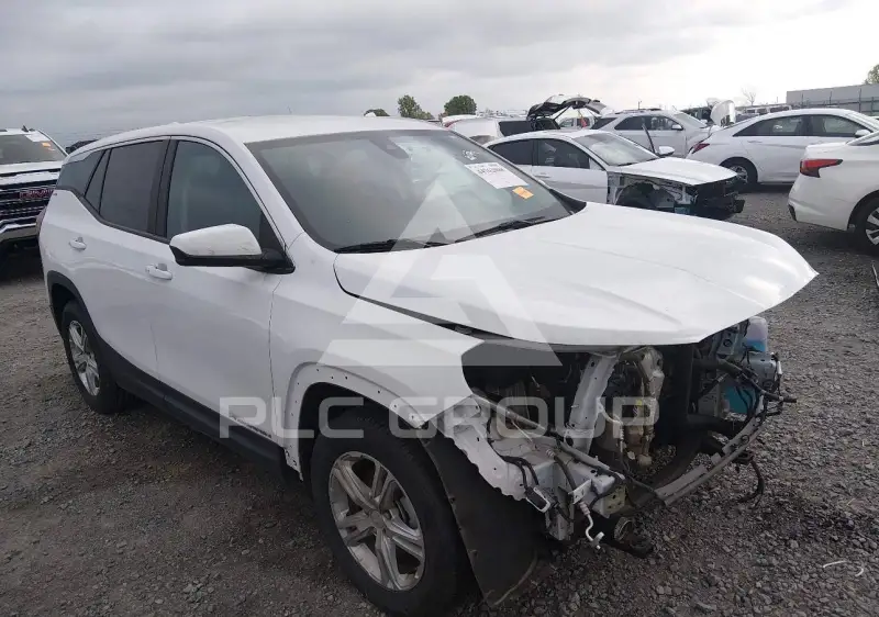 2022 GMC TERRAIN photo