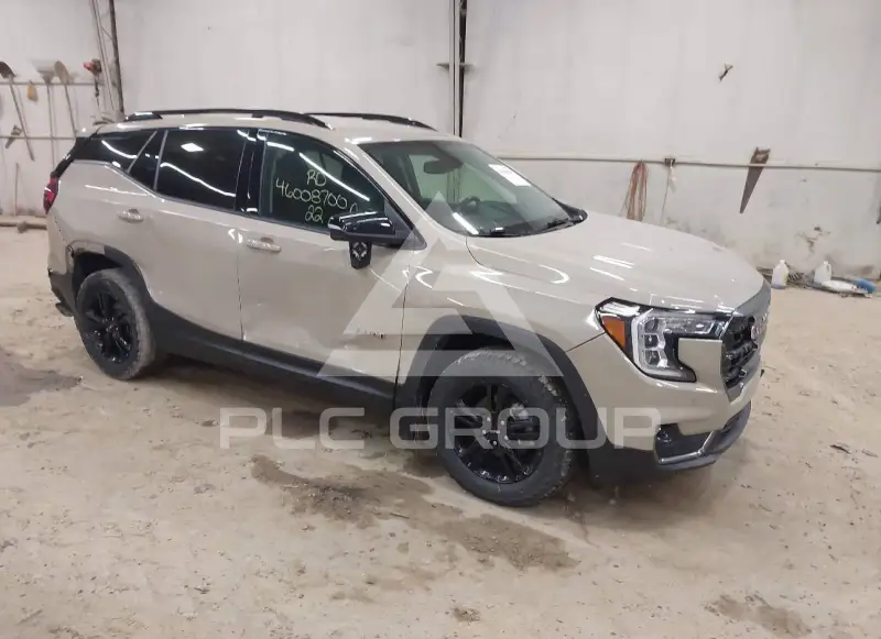 2022 GMC TERRAIN photo