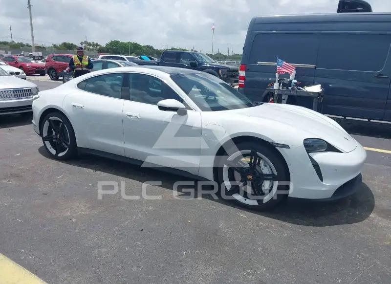 2022 Porsche Taycan photo