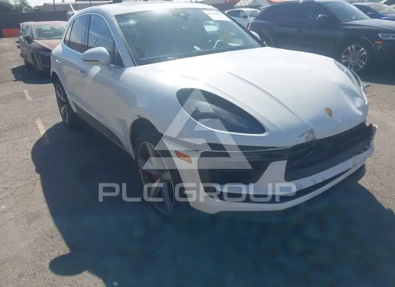 2022 Porsche MACAN photo