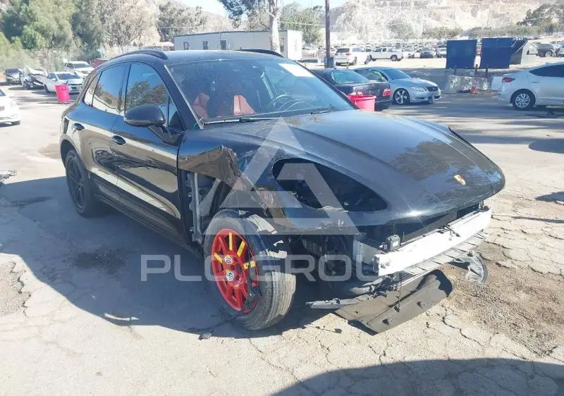 2022 Porsche MACAN photo