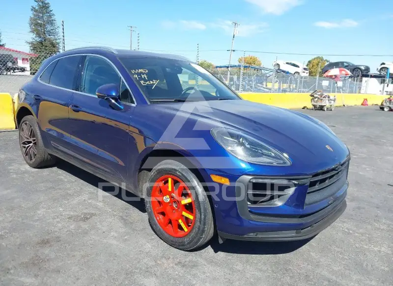 2022 Porsche MACAN photo