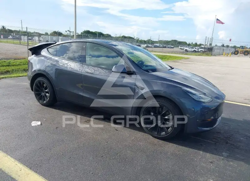 2022 Tesla Model Y фото
