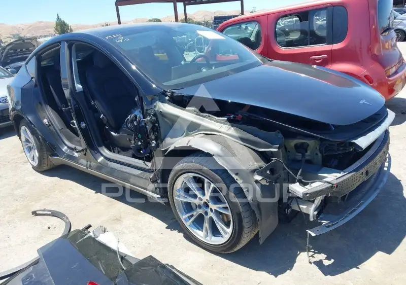 2022 Tesla Model Y фото