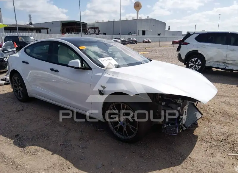 2022 Tesla Model S фото