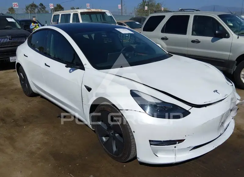 2022 Tesla Model 3 фото