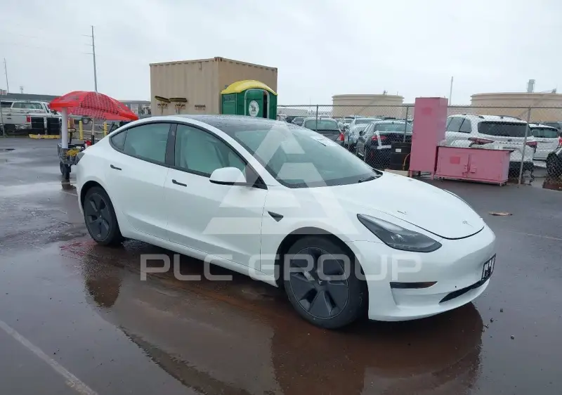 2022 Tesla Model 3 фото
