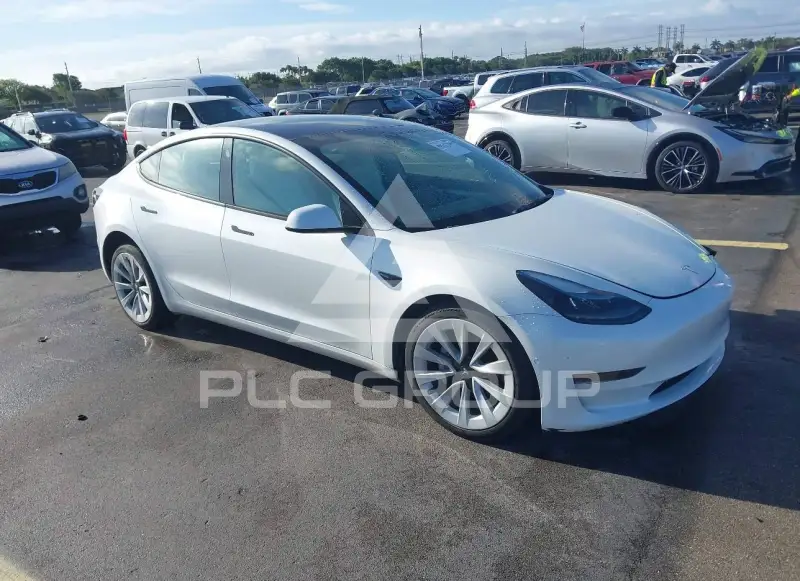 2022 Tesla Model 3 фото