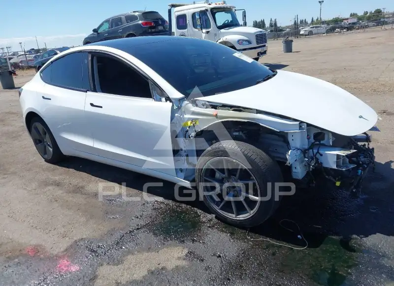 2022 Tesla Model 3 фото