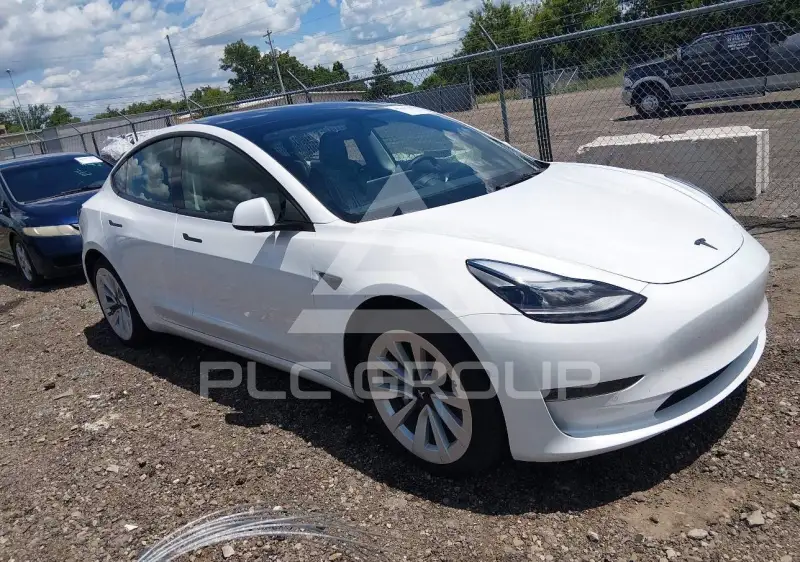 2022 Tesla Model 3 фото