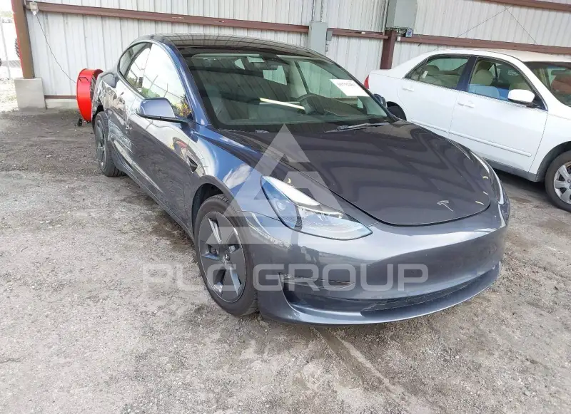 2022 Tesla Model 3 фото