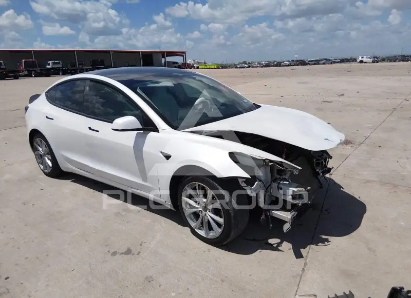 2022 Tesla Model 3 фото