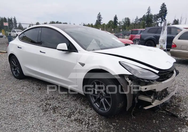 2022 Tesla Model 3 фото