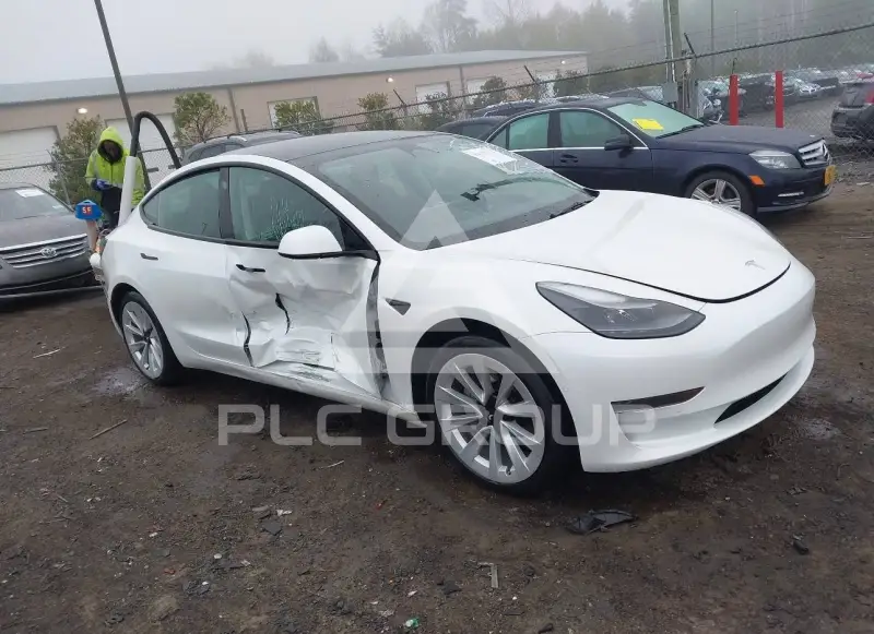 2022 Tesla Model 3 фото