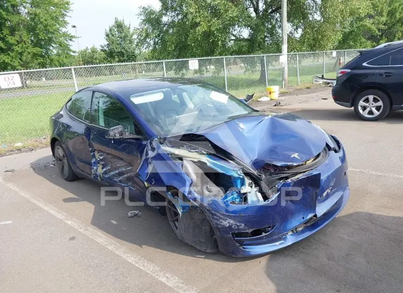 2022 Tesla Model 3 фото