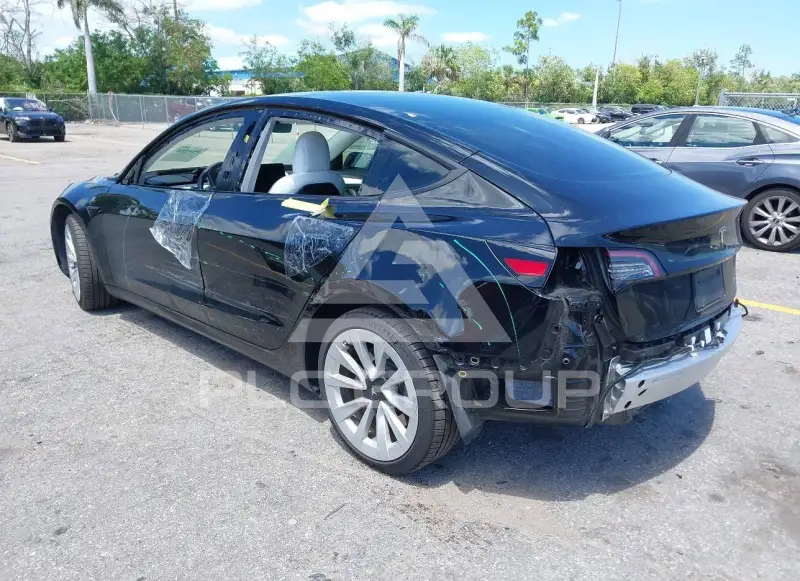 2022 Tesla Model 3 фото