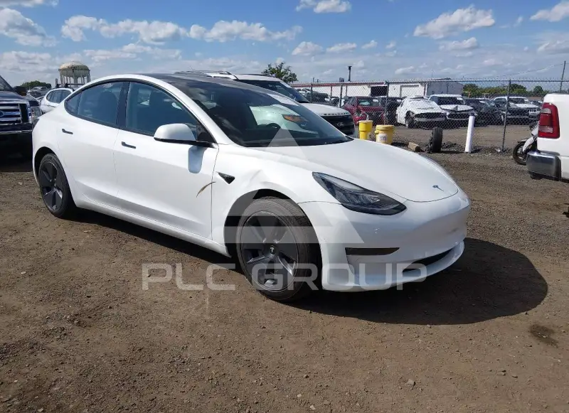 2022 Tesla Model 3 фото