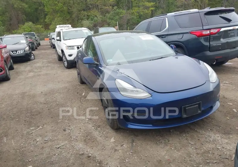 2022 Tesla Model 3 фото