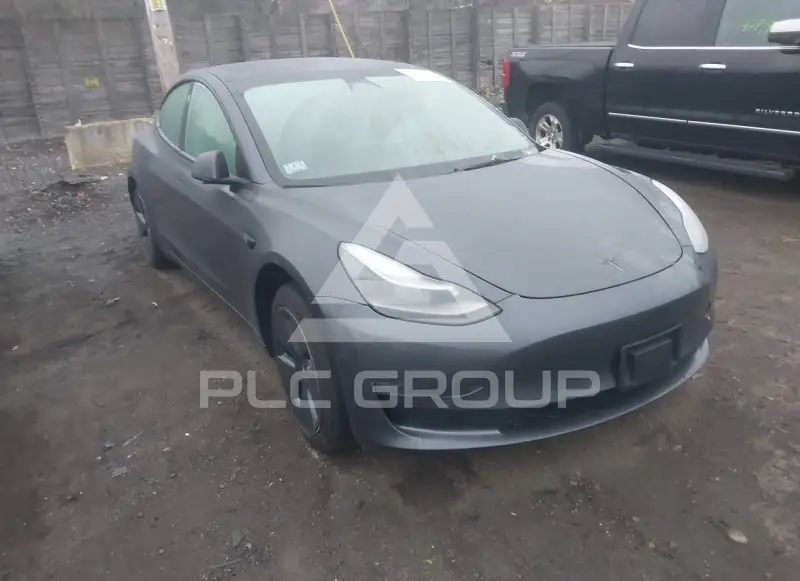 2022 Tesla Model 3 фото