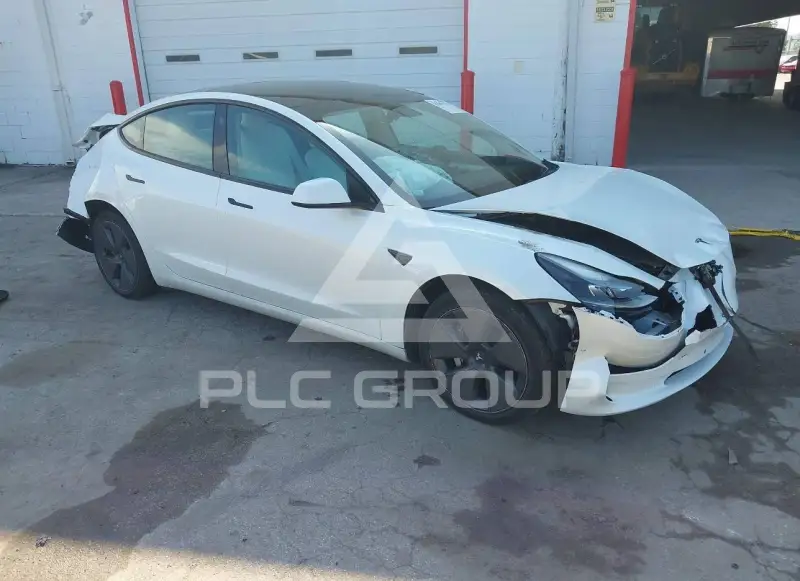2022 Tesla Model 3 фото