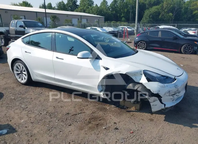 2022 Tesla Model 3 фото