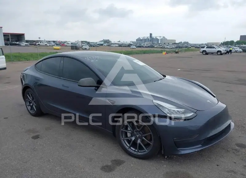 2022 Tesla Model 3 фото