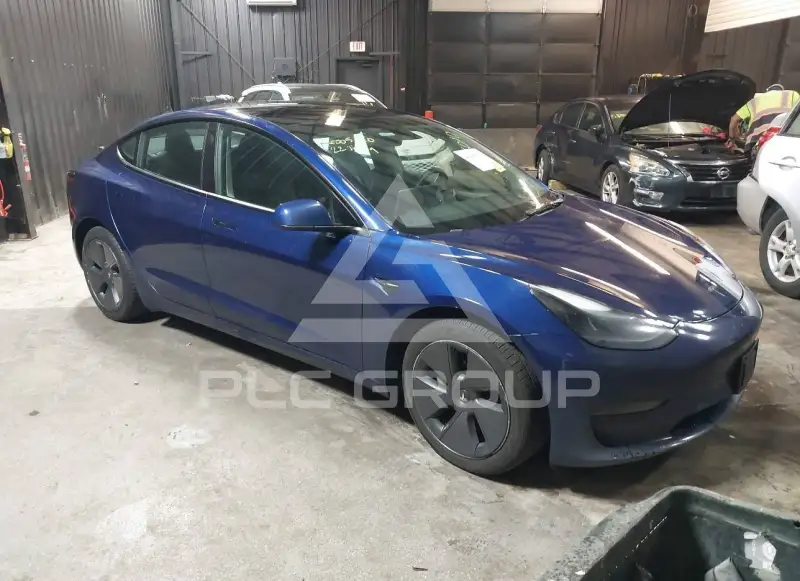 2022 Tesla Model 3 фото