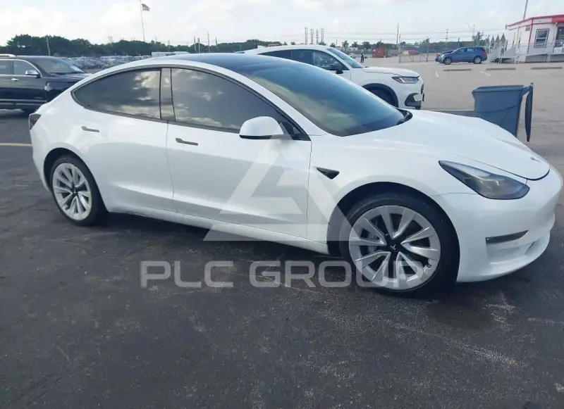 2022 Tesla Model 3 фото