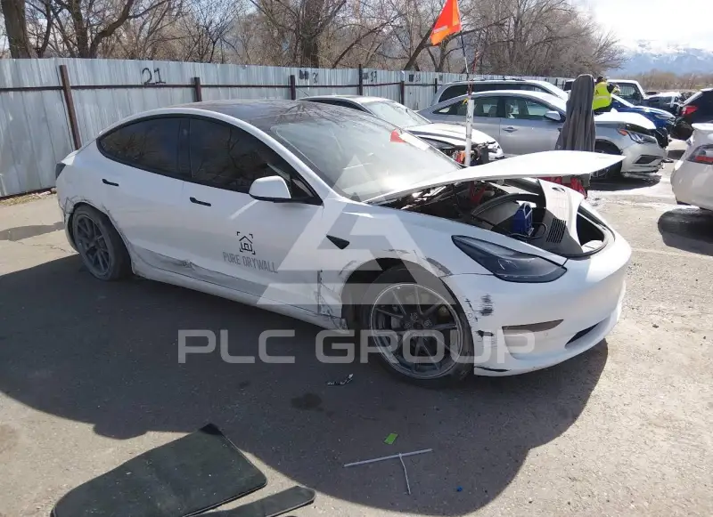2022 Tesla Model 3 фото