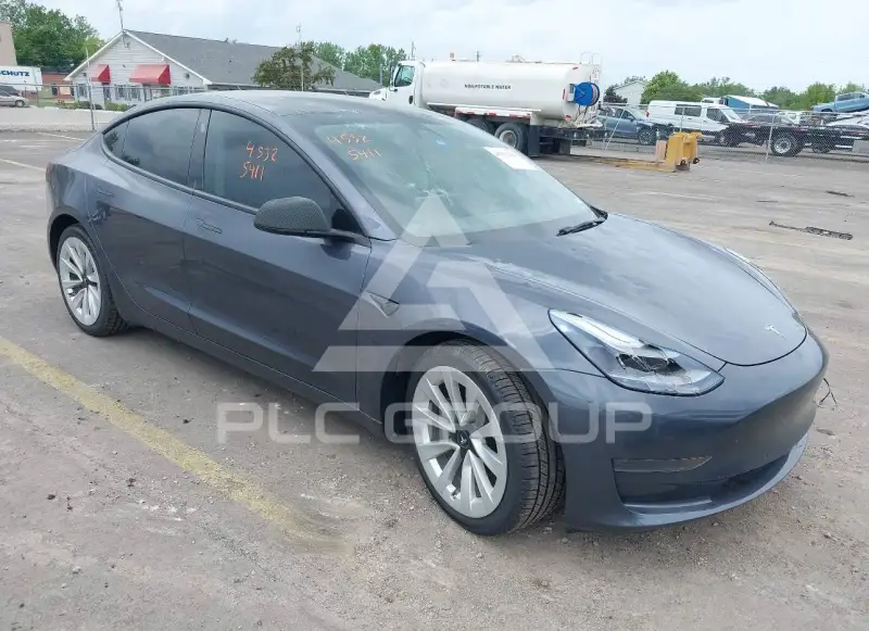 2022 Tesla Model 3 фото