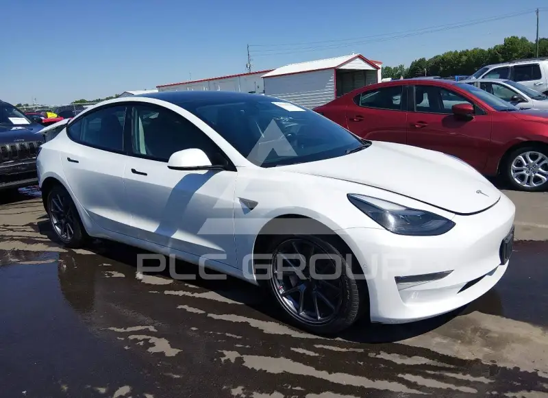 2022 Tesla Model 3 фото
