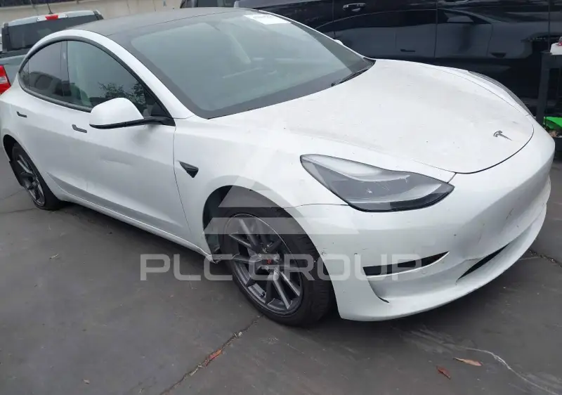 2022 Tesla Model 3 фото