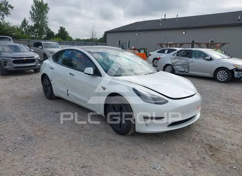 2022 Tesla Model 3 фото